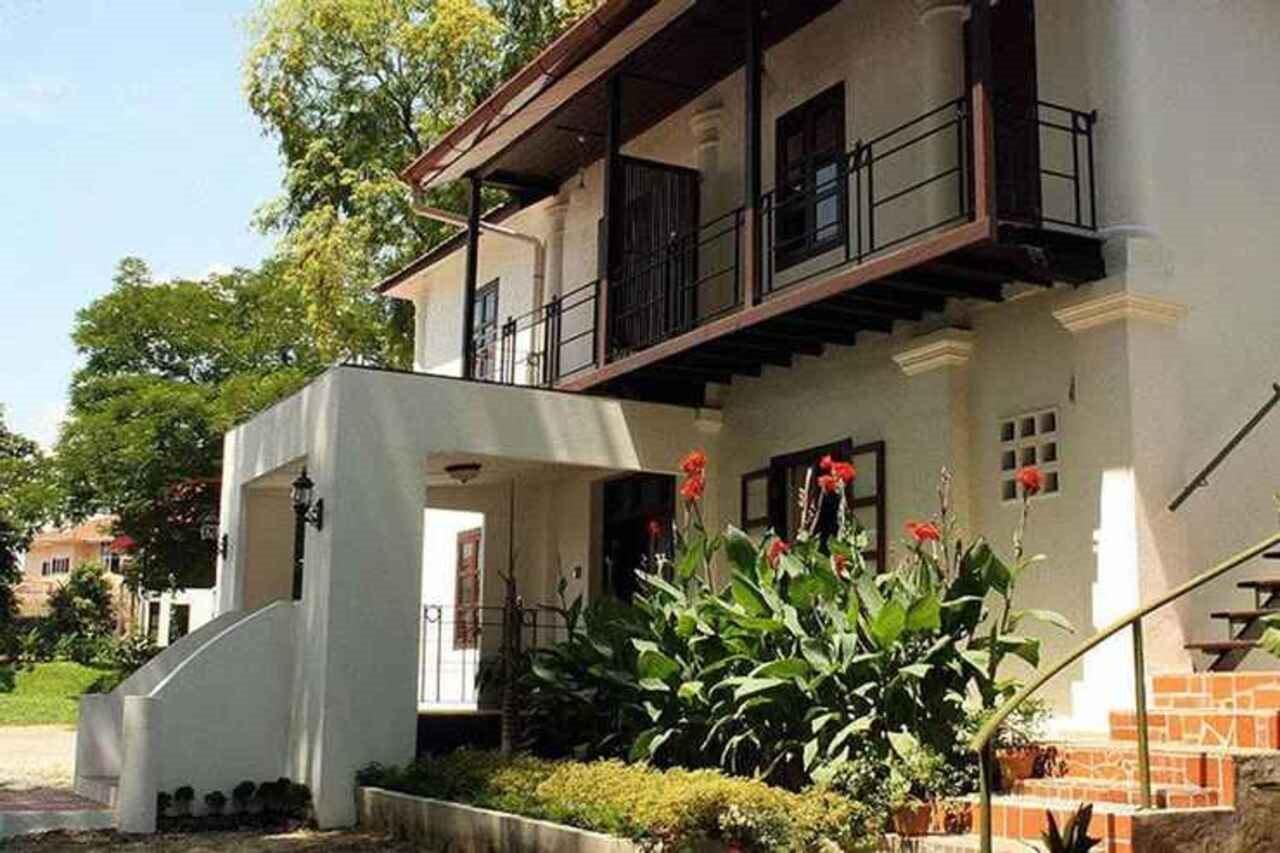 Basaga Holiday Residences Kuching Bagian luar foto