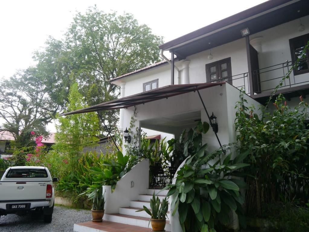 Basaga Holiday Residences Kuching Bagian luar foto