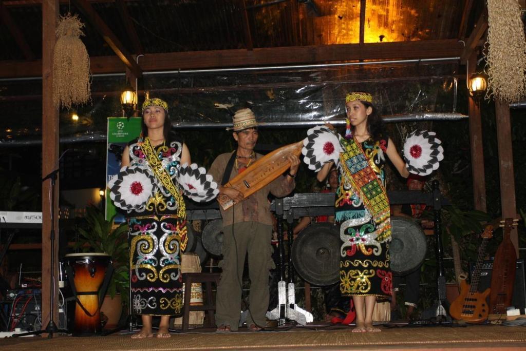 Basaga Holiday Residences Kuching Bagian luar foto