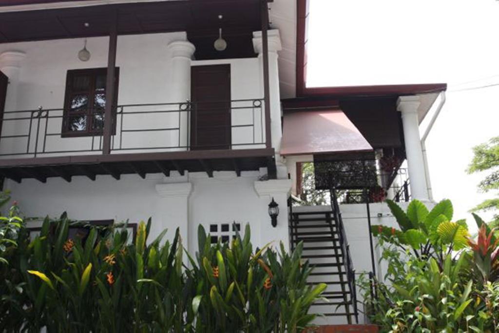 Basaga Holiday Residences Kuching Bagian luar foto