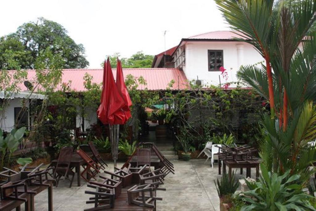 Basaga Holiday Residences Kuching Bagian luar foto